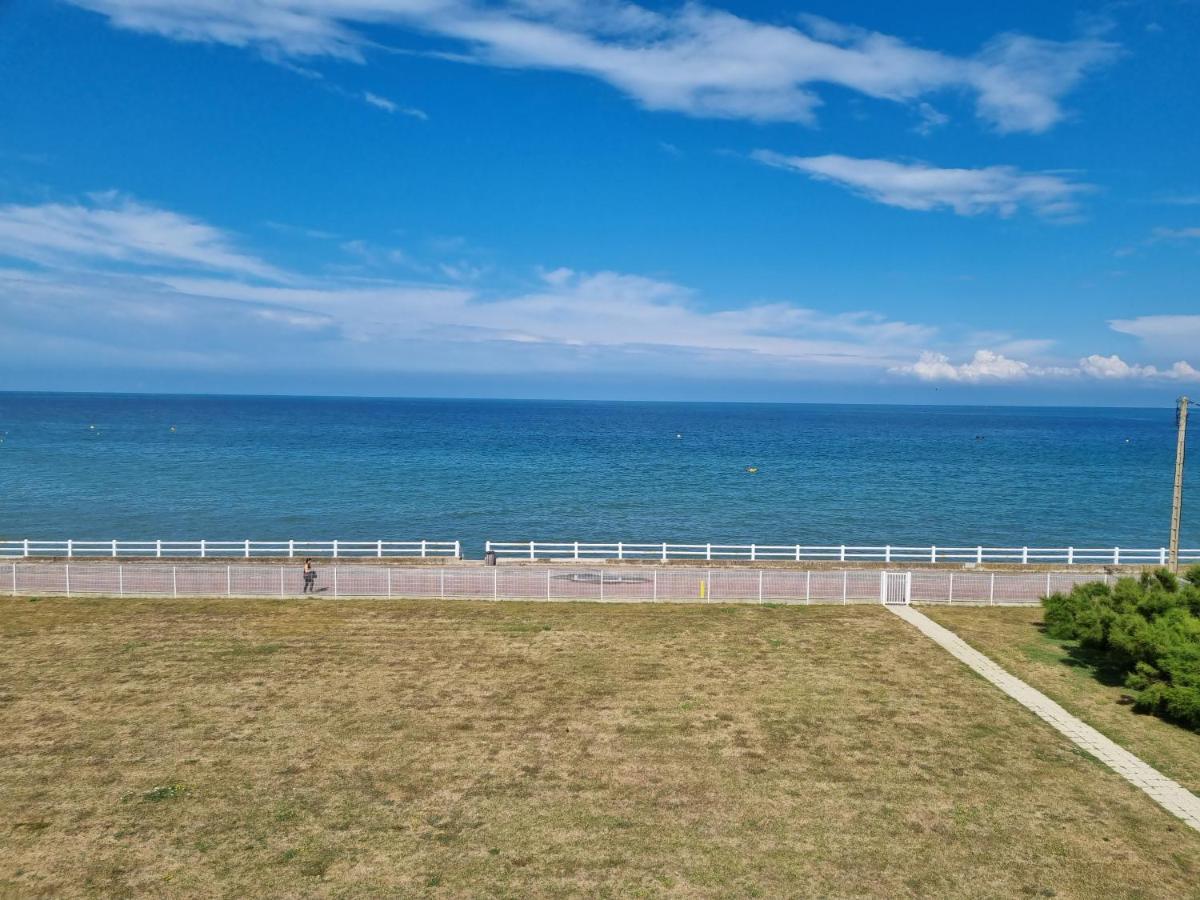Lion Beach エクステリア 写真